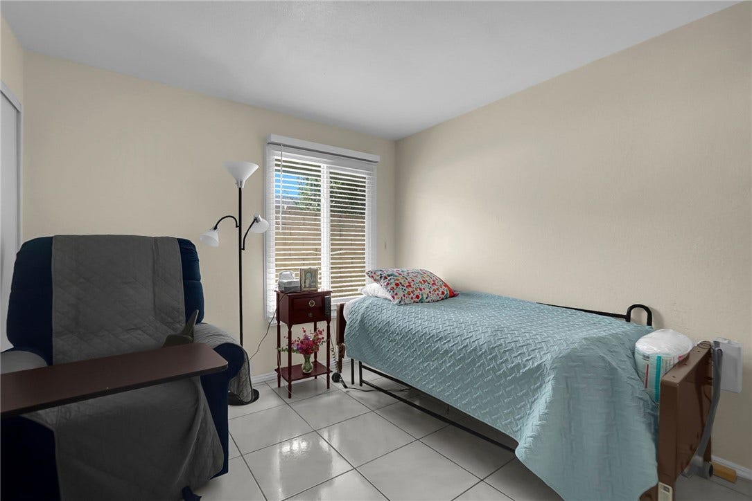 23636 Messina, Laguna Hills, CA 92653 23636 Messina, Laguna Hills, CA 92653