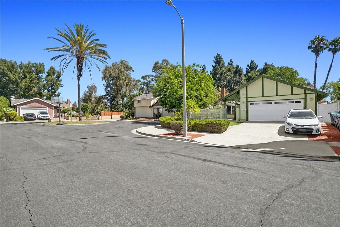 23636 Messina, Laguna Hills, CA 92653 23636 Messina, Laguna Hills, CA 92653
