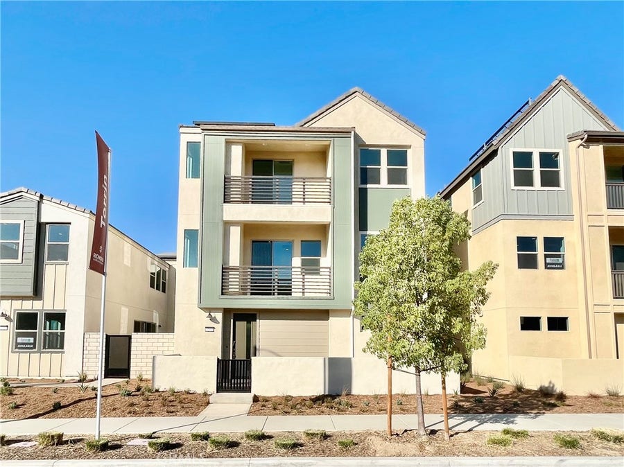 Property photo for 27355 Hyland Court, Valencia, CA