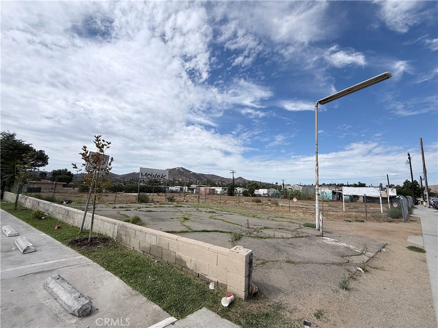 Property photo for 6128 Mission, Riverside, CA