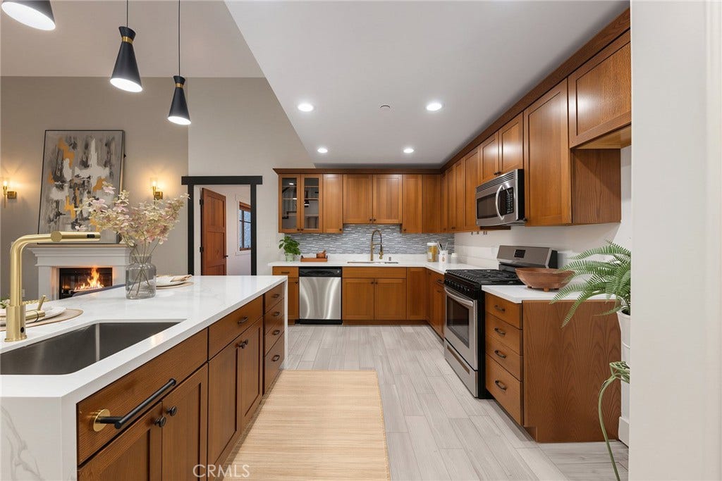 142 N Vermont, #B, Glendora, CA 91741 142 N Vermont, #B, Glendora, CA 91741
