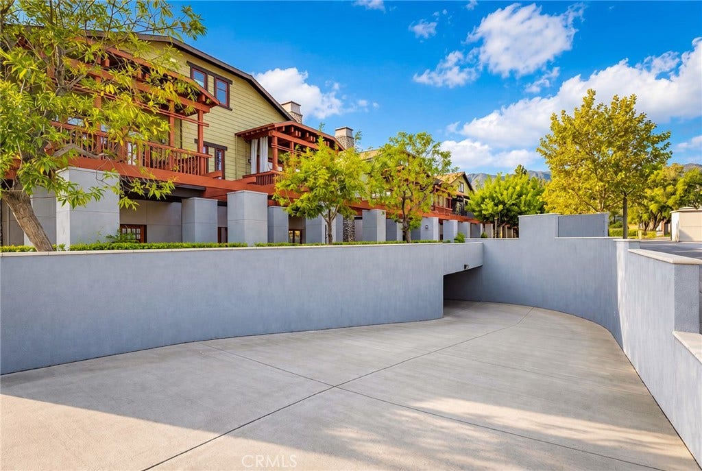 142 N Vermont, #B, Glendora, CA 91741 142 N Vermont, #B, Glendora, CA 91741