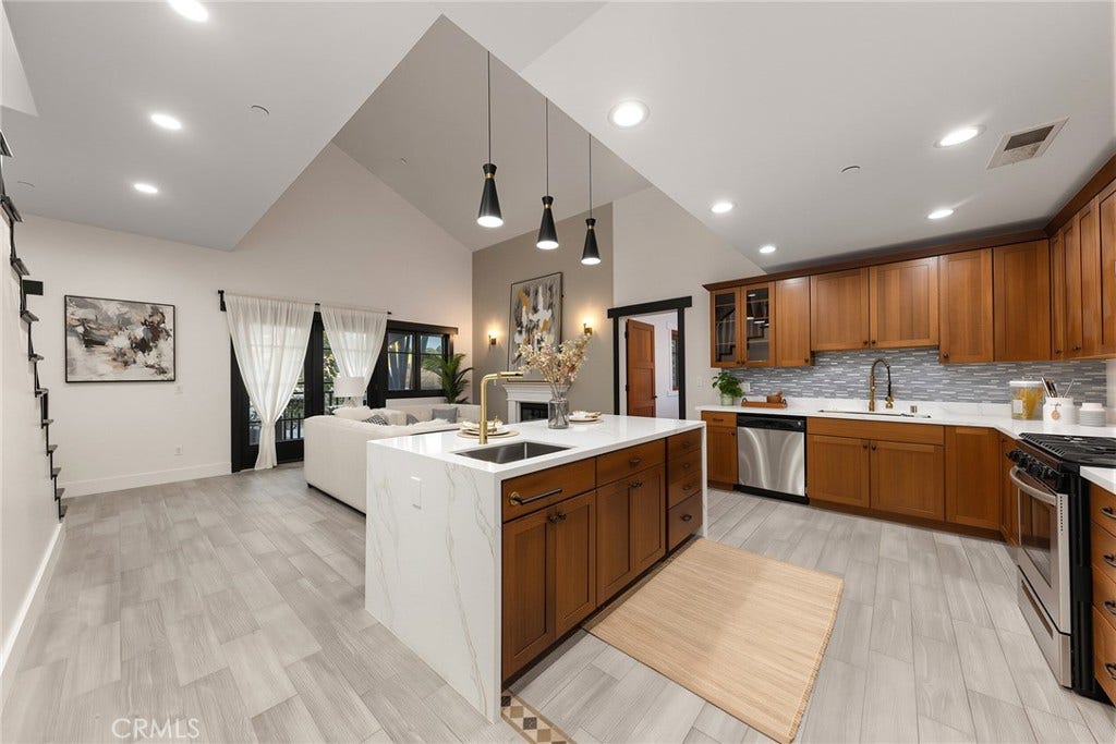 142 N Vermont, #B, Glendora, CA 91741 142 N Vermont, #B, Glendora, CA 91741