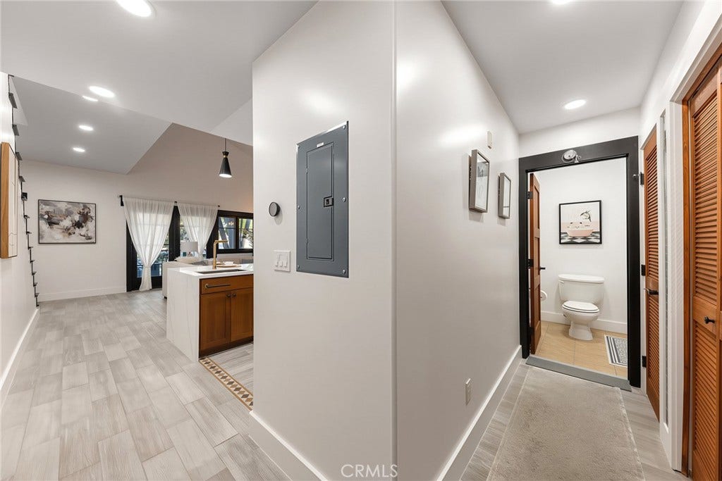 142 N Vermont, #B, Glendora, CA 91741 142 N Vermont, #B, Glendora, CA 91741