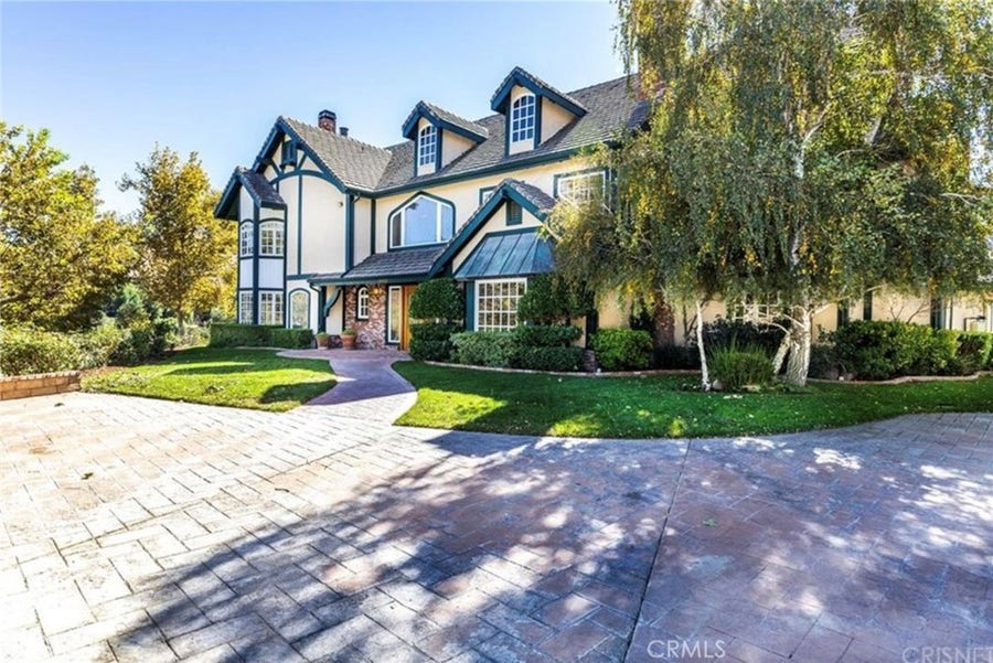 Property photo for 16418 Cambria Estates Lane, Canyon Country, CA