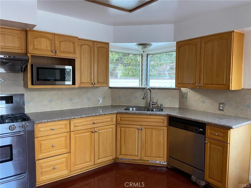 2295 Longden, San Marino, CA 91108 2295 Longden, San Marino, CA 91108