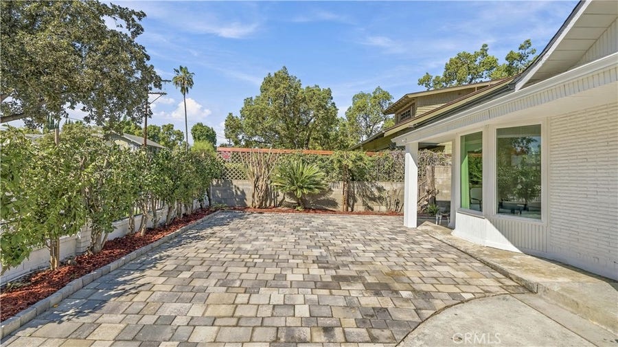 Property photo for 808 S Los Robles, Pasadena, CA