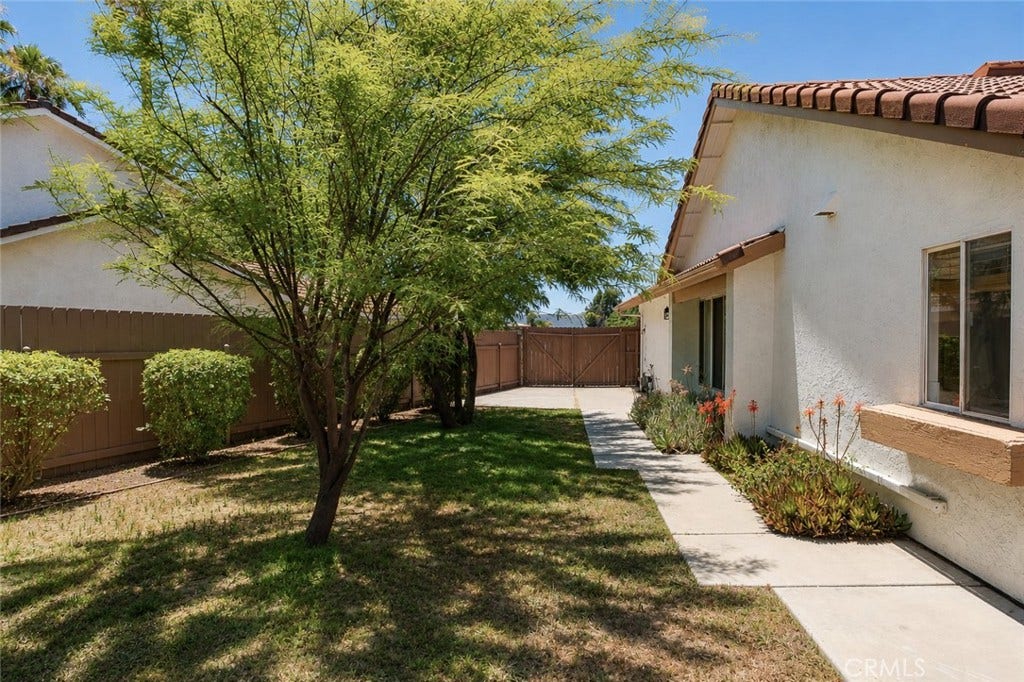 42375 Carino, Temecula, CA 92592 42375 Carino, Temecula, CA 92592