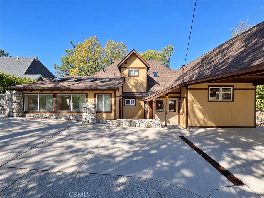 Property photo for 975 Hospital Road, Lake Arrowhead, CA