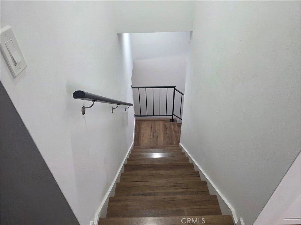 900 Statler Street, San Pedro, CA 90731 Staircase