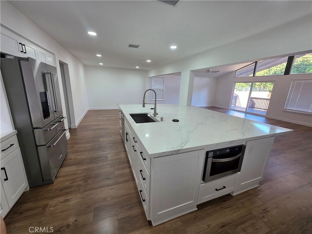 900 Statler Street, San Pedro, CA 90731 Island Microwave