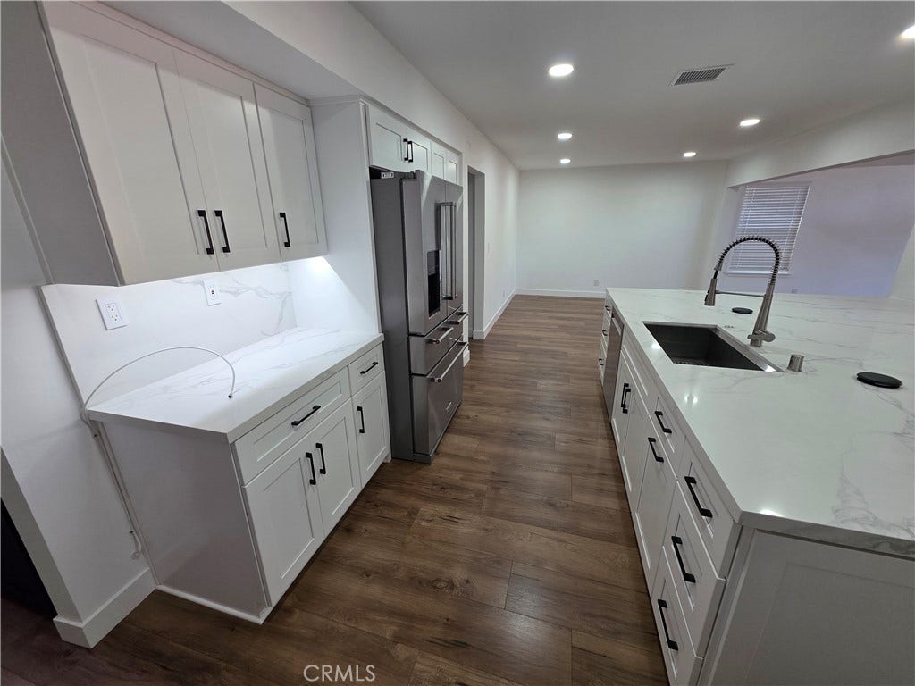 900 Statler Street, San Pedro, CA 90731 Island Counter