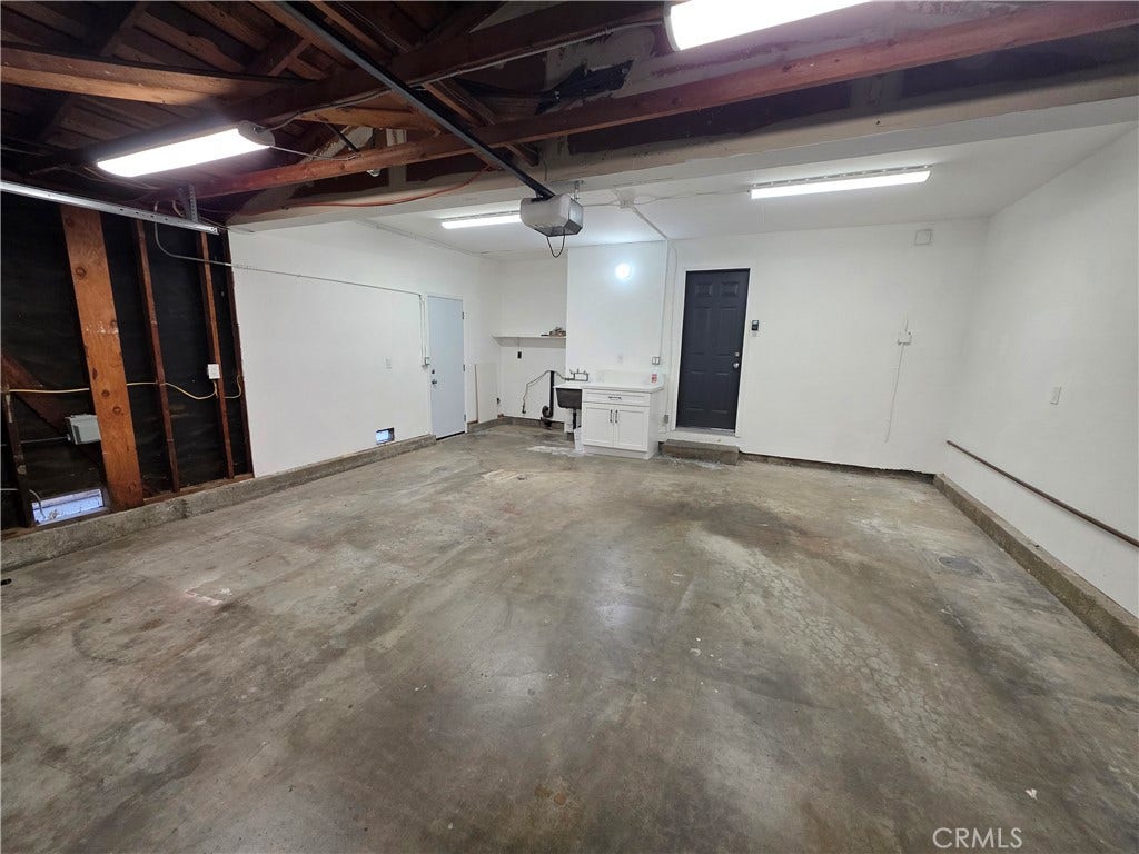 900 Statler Street, San Pedro, CA 90731 Garage