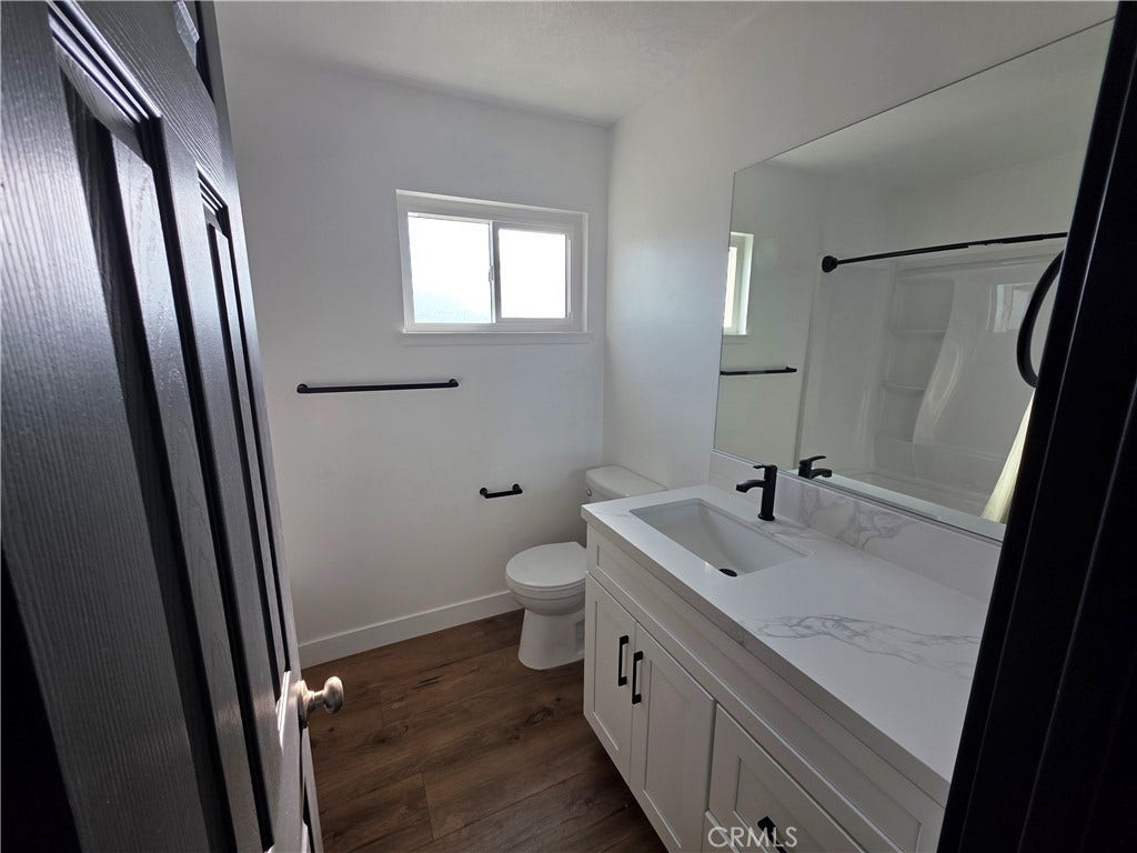 900 Statler Street, San Pedro, CA 90731 Upstairs Bathroom