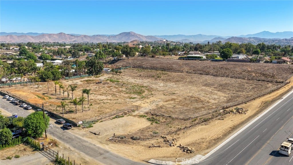 6165 Dodd Street, Jurupa Valley, CA 91752