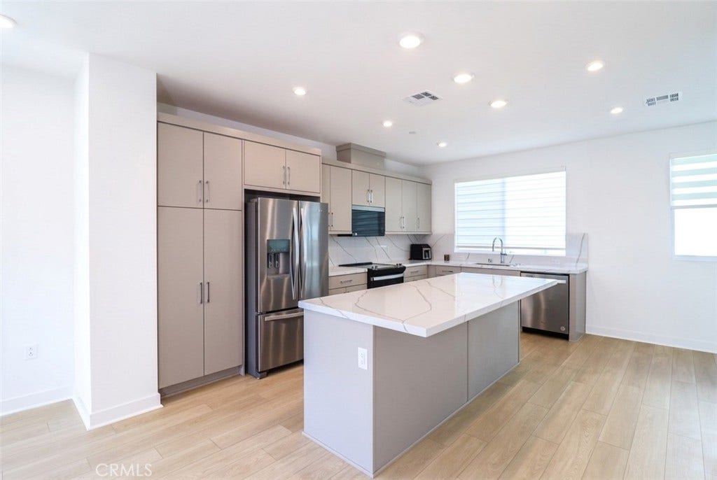 681 S Lyon St, Santa Ana, CA 92705 681 S Lyon St, Santa Ana, CA 92705