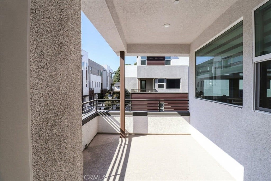 681 S Lyon St, Santa Ana, CA 92705 681 S Lyon St, Santa Ana, CA 92705