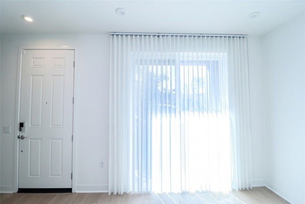 681 S Lyon St, Santa Ana, CA 92705 681 S Lyon St, Santa Ana, CA 92705