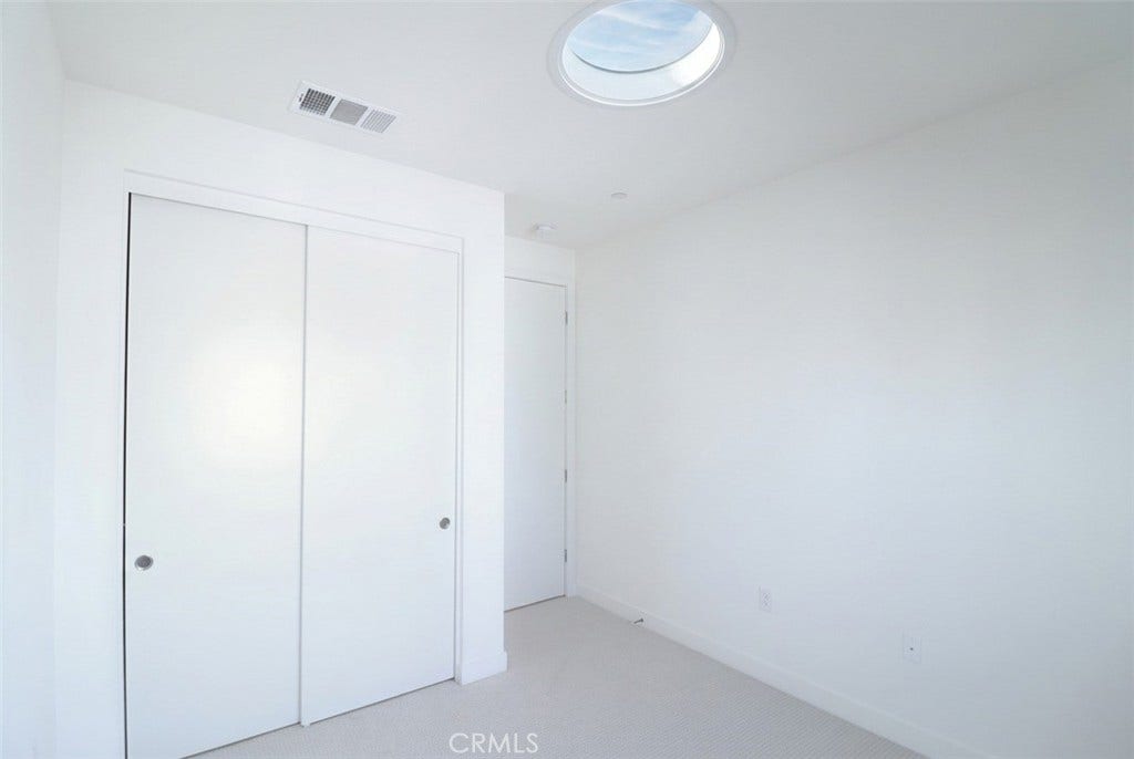 681 S Lyon St, Santa Ana, CA 92705 681 S Lyon St, Santa Ana, CA 92705