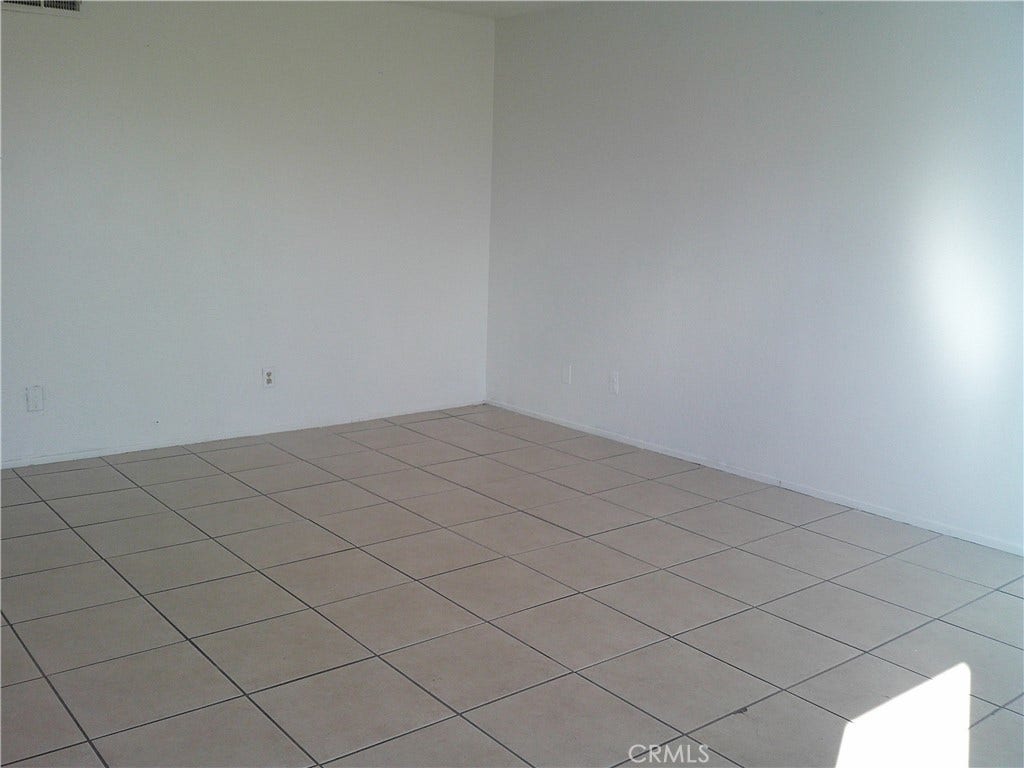 13797 La Mesa Dr, #C, Desert Hot Springs, CA 92240 Living Room