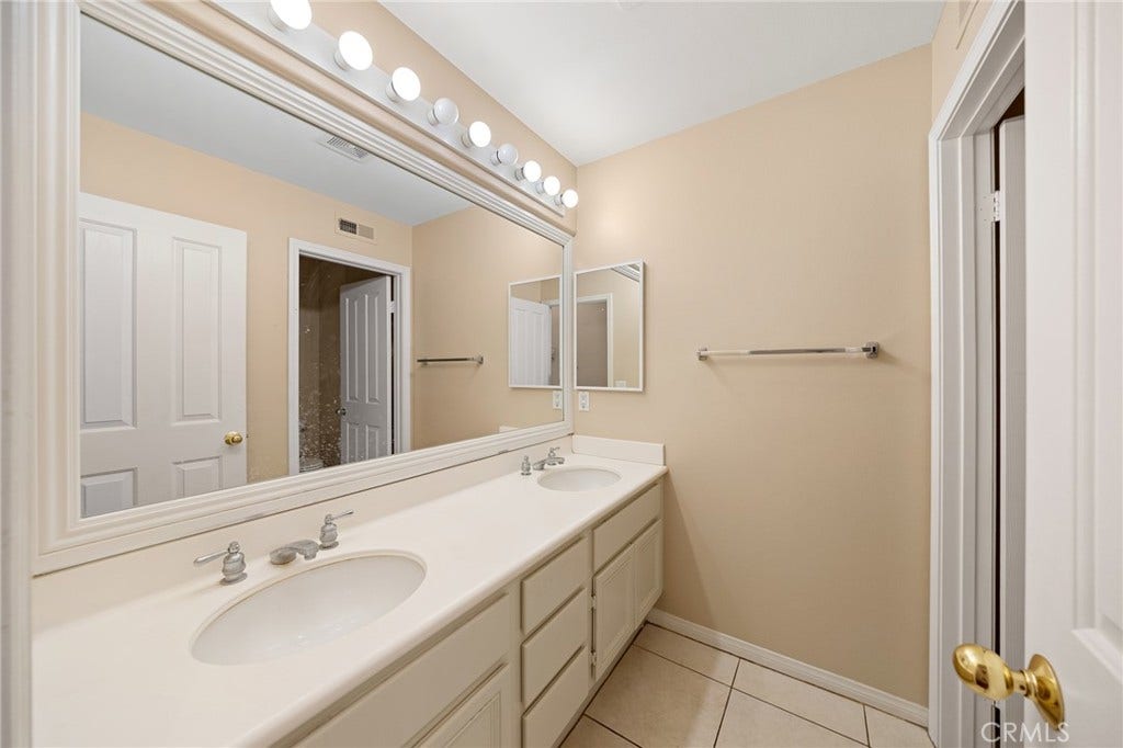 32 Laurelwood, Irvine, CA 92620 32 Laurelwood, Irvine, CA 92620