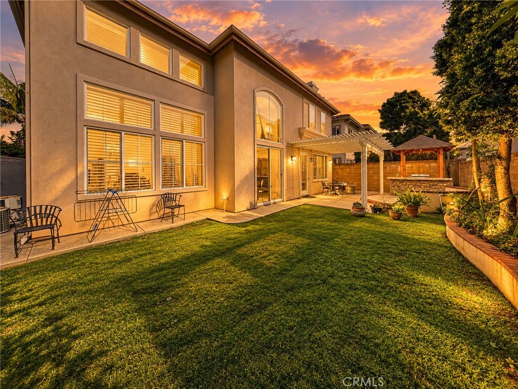 32 Laurelwood, Irvine, CA 92620 32 Laurelwood, Irvine, CA 92620