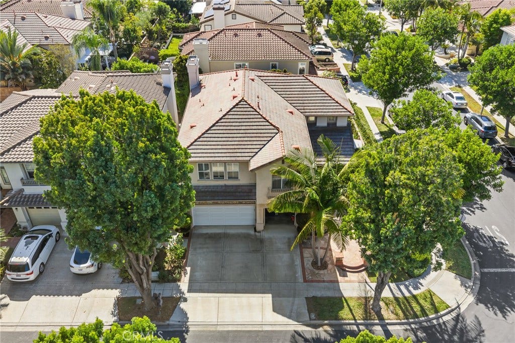 32 Laurelwood, Irvine, CA 92620 32 Laurelwood, Irvine, CA 92620