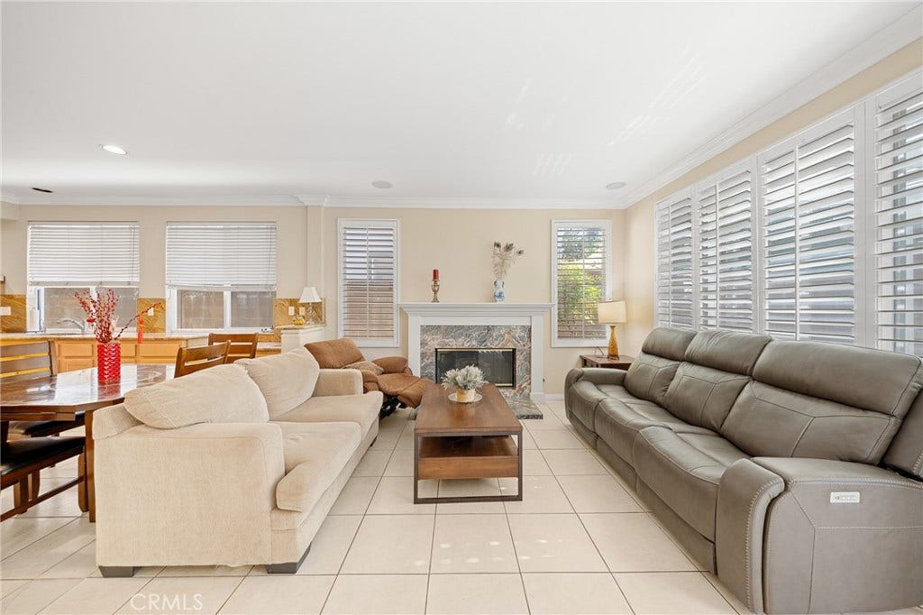 32 Laurelwood, Irvine, CA 92620 32 Laurelwood, Irvine, CA 92620