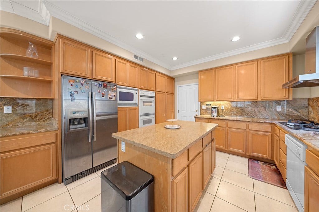 32 Laurelwood, Irvine, CA 92620 32 Laurelwood, Irvine, CA 92620