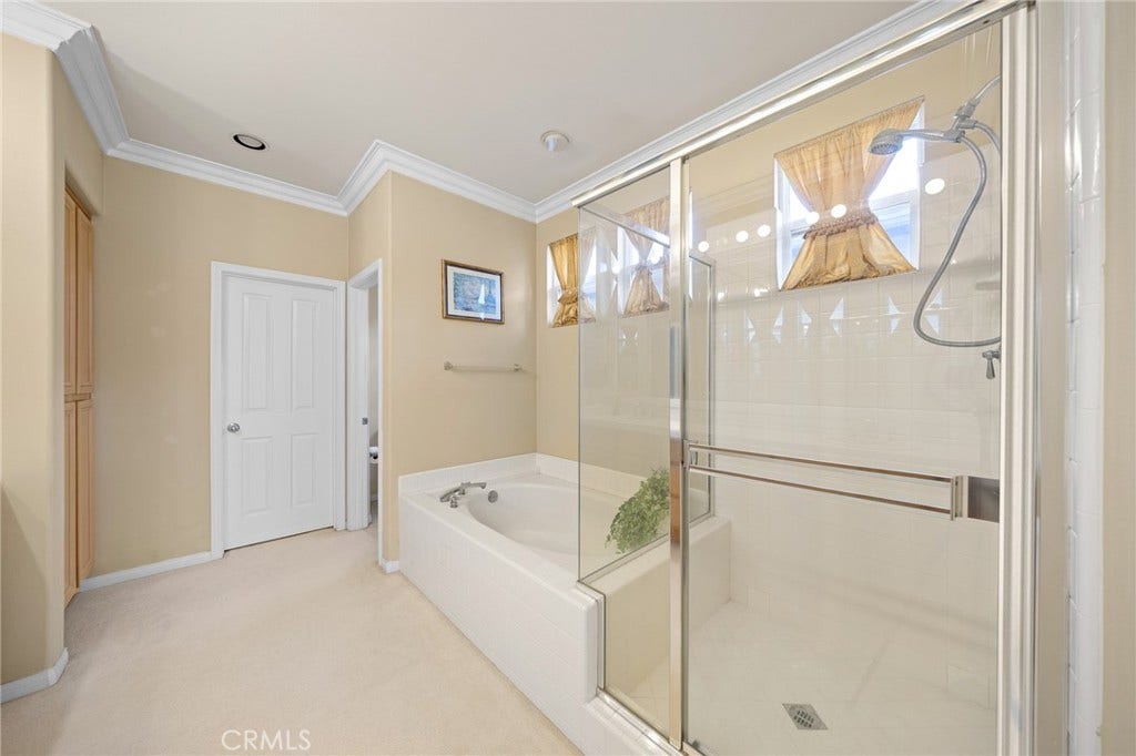 32 Laurelwood, Irvine, CA 92620 32 Laurelwood, Irvine, CA 92620