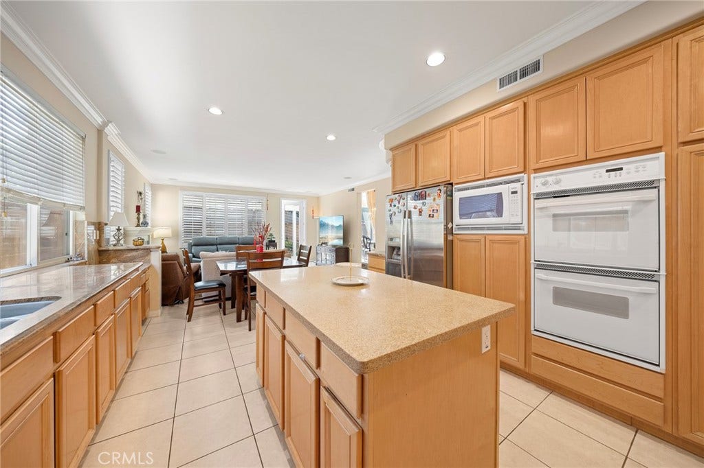 32 Laurelwood, Irvine, CA 92620 32 Laurelwood, Irvine, CA 92620