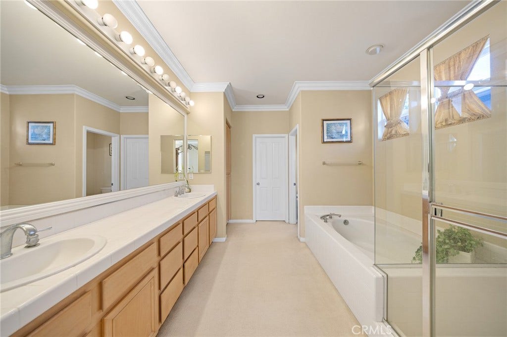32 Laurelwood, Irvine, CA 92620 32 Laurelwood, Irvine, CA 92620