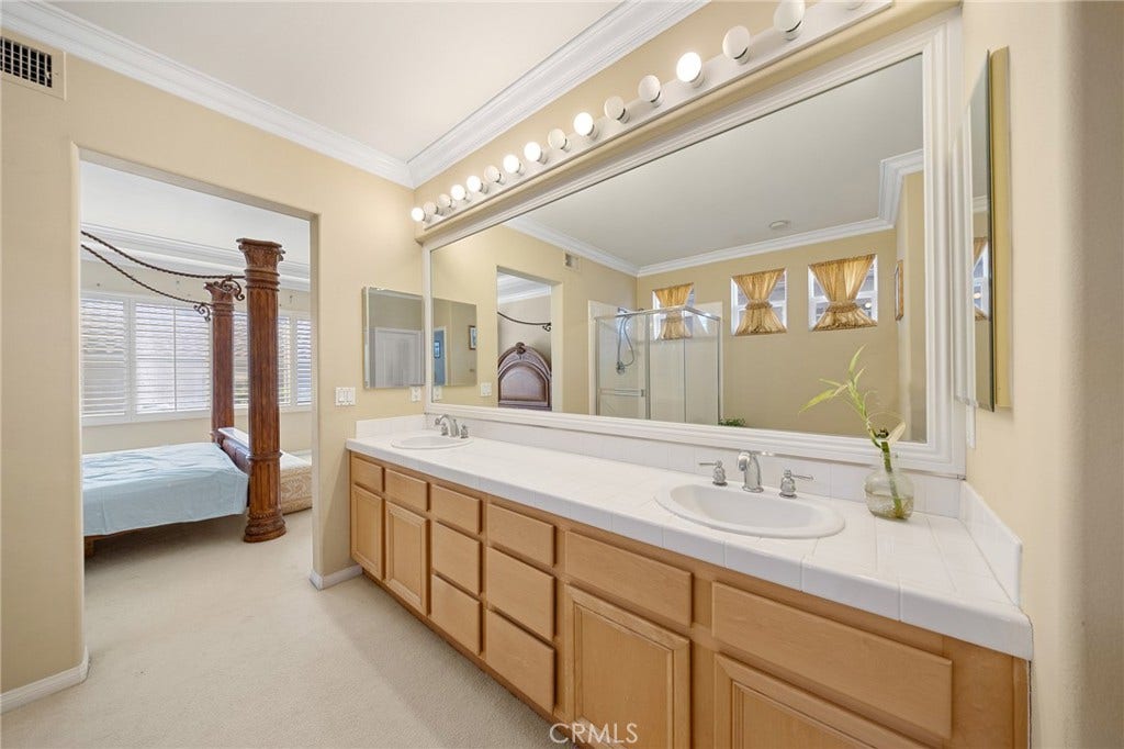 32 Laurelwood, Irvine, CA 92620 32 Laurelwood, Irvine, CA 92620