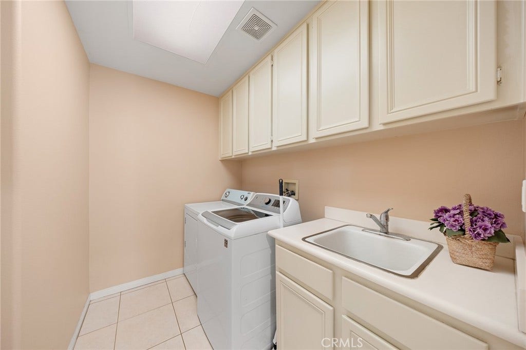 32 Laurelwood, Irvine, CA 92620 32 Laurelwood, Irvine, CA 92620