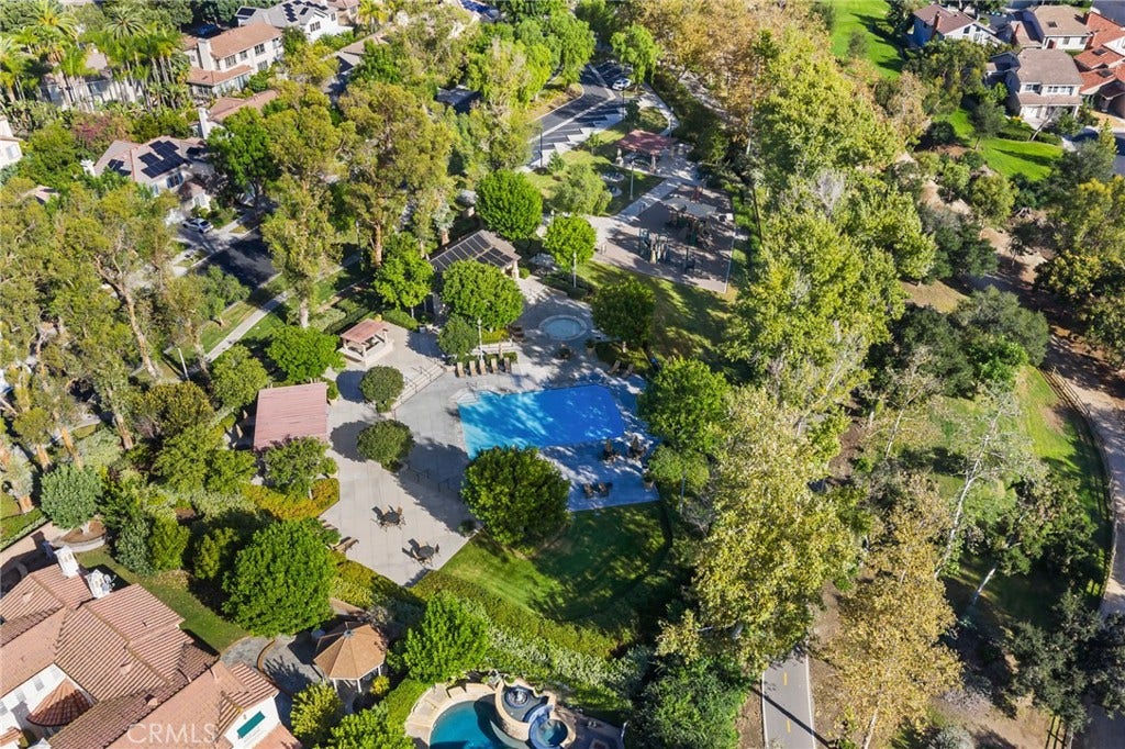 32 Laurelwood, Irvine, CA 92620 32 Laurelwood, Irvine, CA 92620