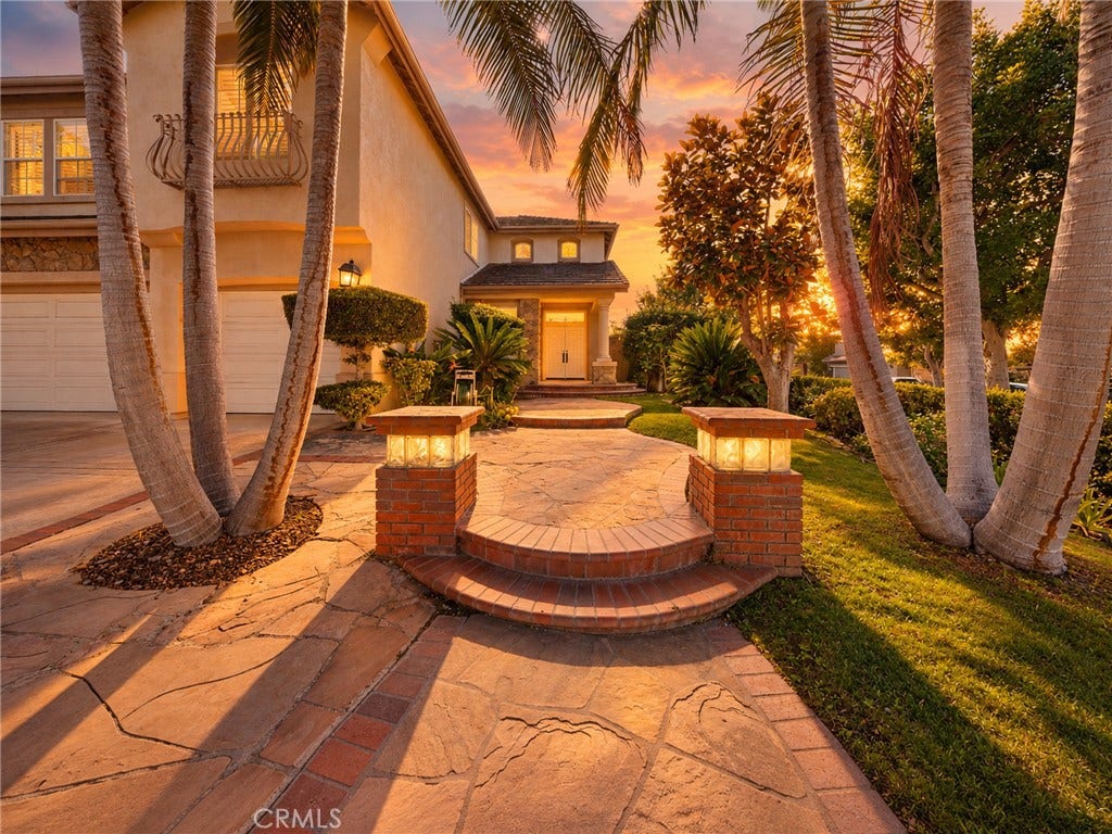 32 Laurelwood, Irvine, CA 92620 32 Laurelwood, Irvine, CA 92620