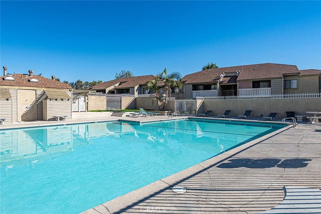10 Country Mile Road, Pomona, CA 91766 10 Country Mile Road, Pomona, CA 91766