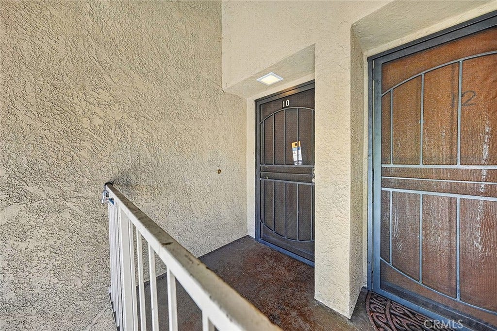 10 Country Mile Road, Pomona, CA 91766 10 Country Mile Road, Pomona, CA 91766
