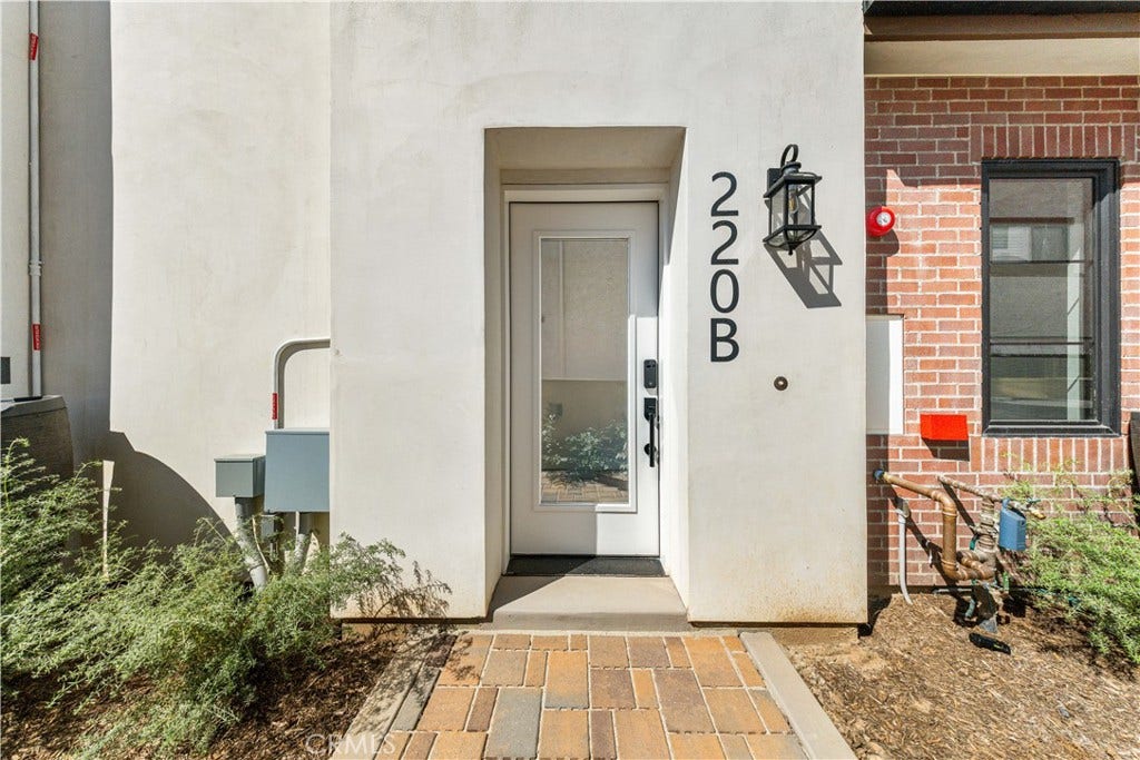 220 W Mission, #B, San Gabriel, CA 91776 220 W Mission, #B, San Gabriel, CA 91776