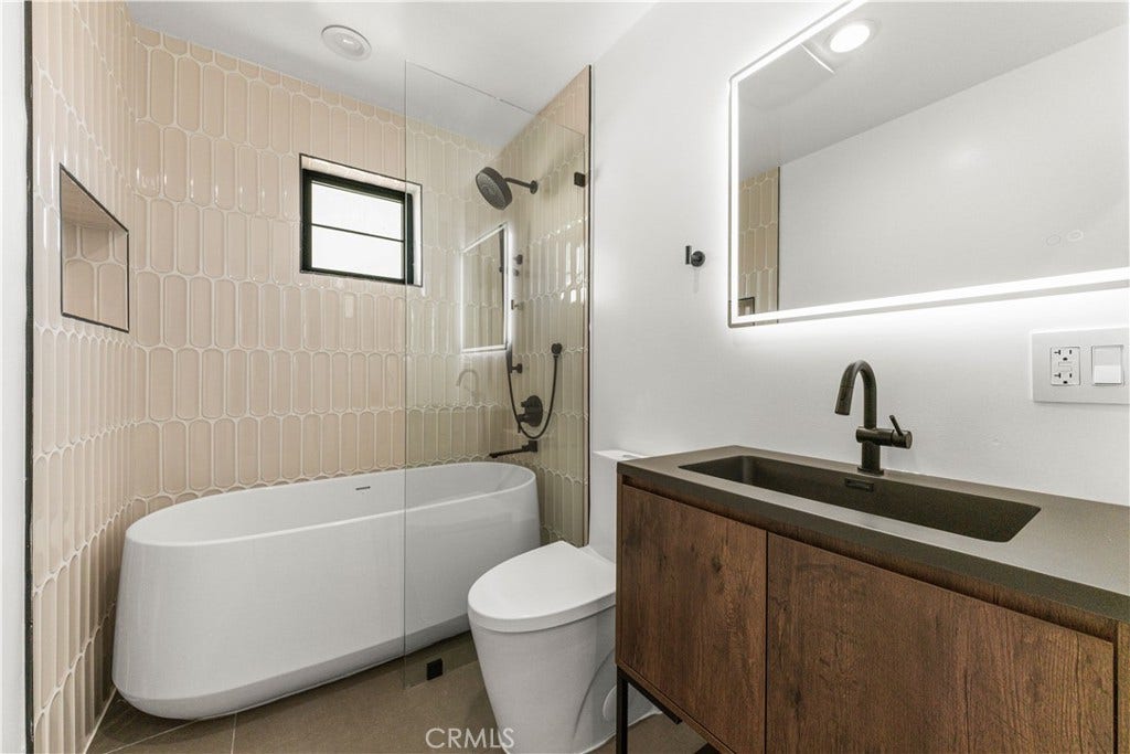 220 W Mission, #B, San Gabriel, CA 91776 220 W Mission, #B, San Gabriel, CA 91776
