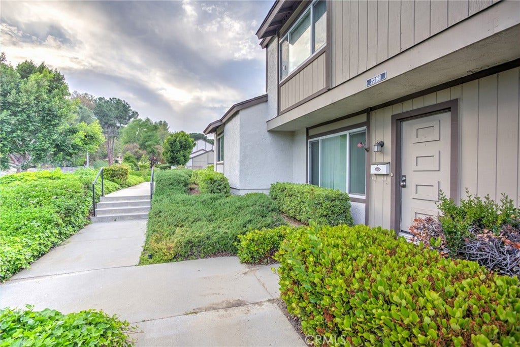 2368 Canyon Park, Diamond Bar, CA 91765 2368 Canyon Park, Diamond Bar, CA 91765