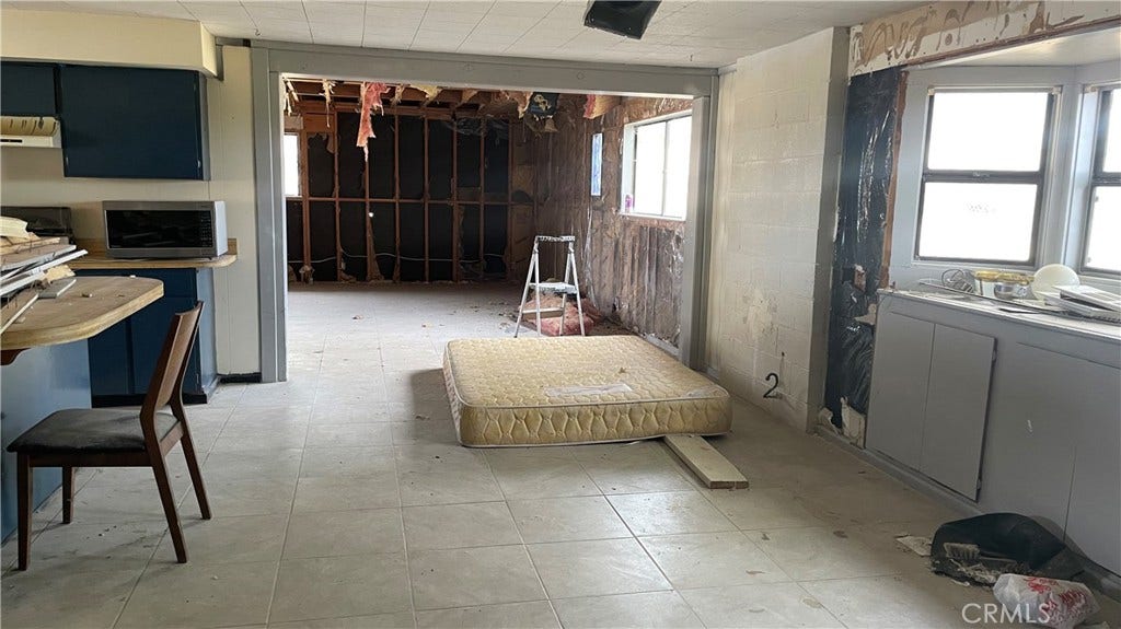 Kit-Dining area