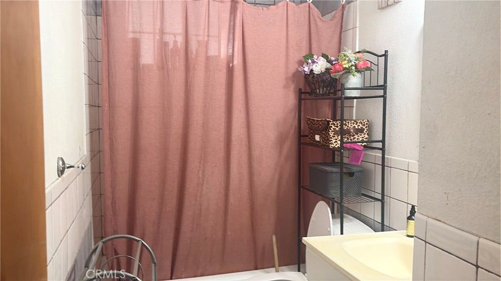 15169 Sequoia Avenue, Fontana, CA 92335 15169 Sequoia Avenue, Fontana, CA 92335