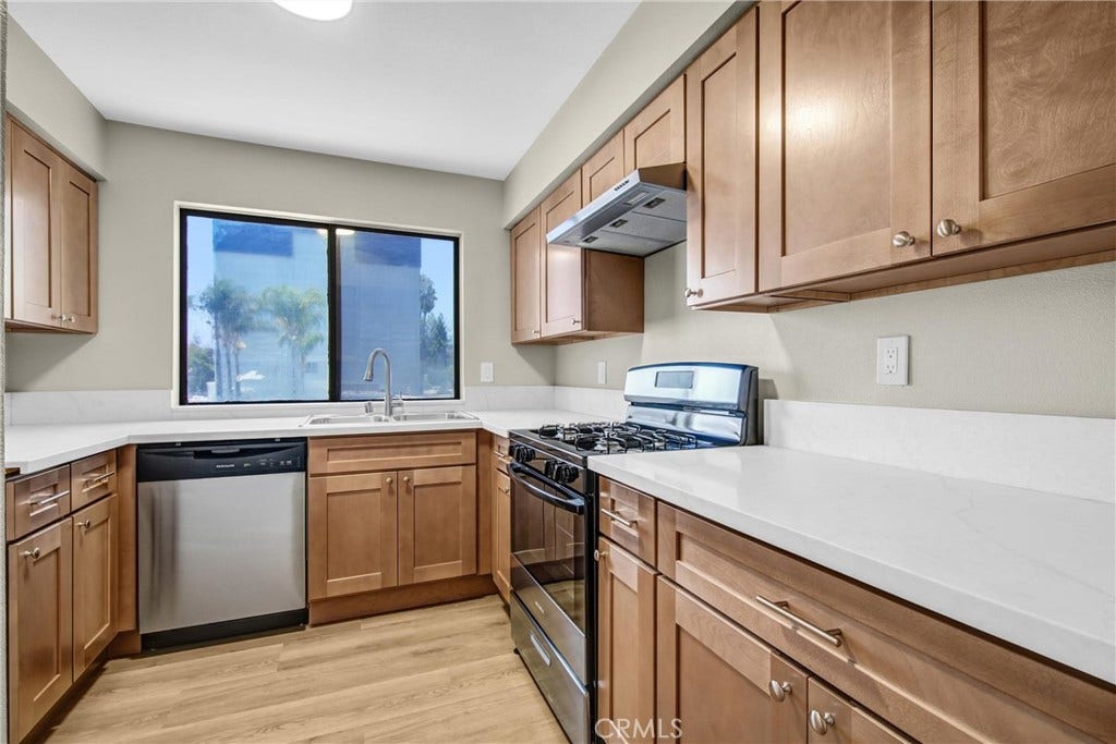 8221 Langdon Avenue, #207, Van Nuys, CA 91406 8221 Langdon Avenue, #207, Van Nuys, CA 91406