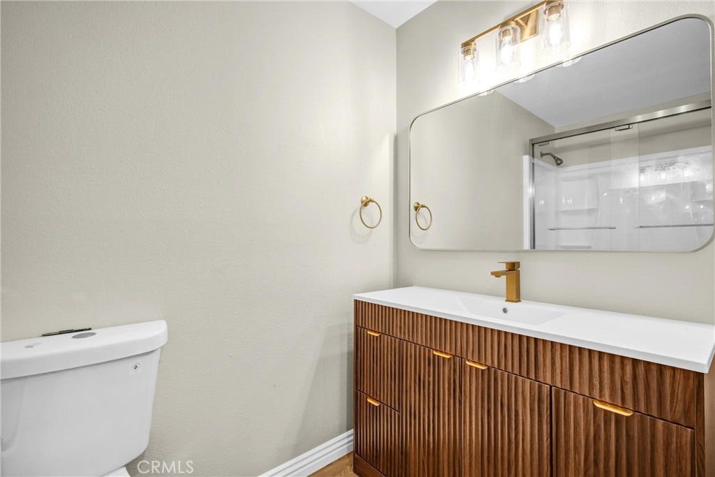 8221 Langdon Avenue, #207, Van Nuys, CA 91406 8221 Langdon Avenue, #207, Van Nuys, CA 91406