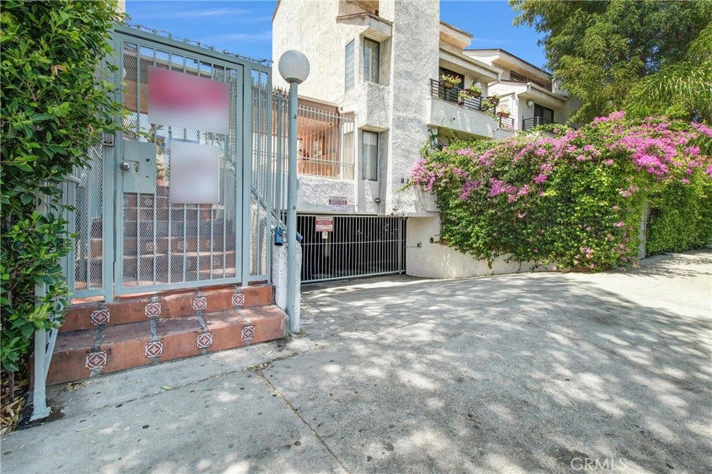 8221 Langdon Avenue, #207, Van Nuys, CA 91406 8221 Langdon Avenue, #207, Van Nuys, CA 91406