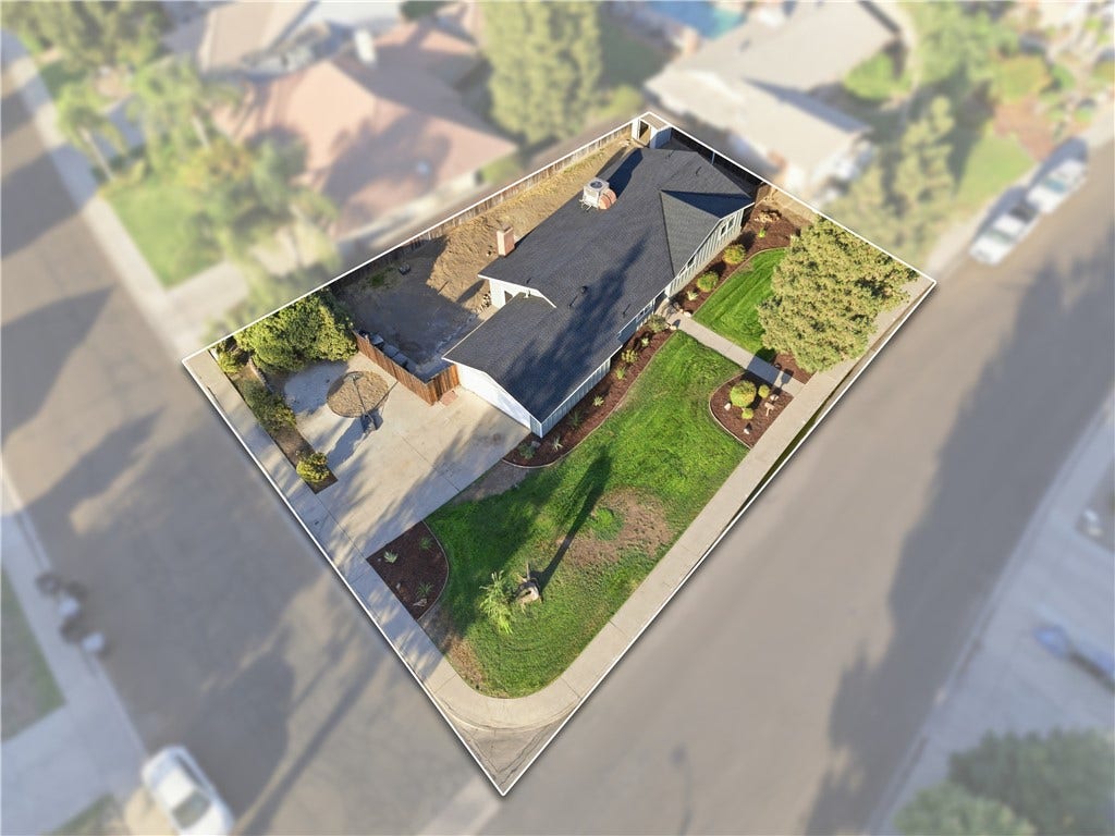 626 W Dorothea, Visalia, CA 93277 626 W Dorothea, Visalia, CA 93277