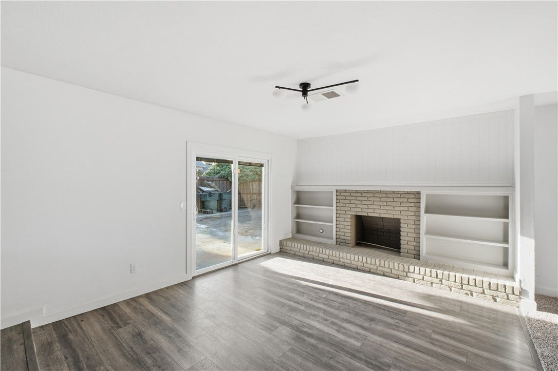626 W Dorothea, Visalia, CA 93277 626 W Dorothea, Visalia, CA 93277