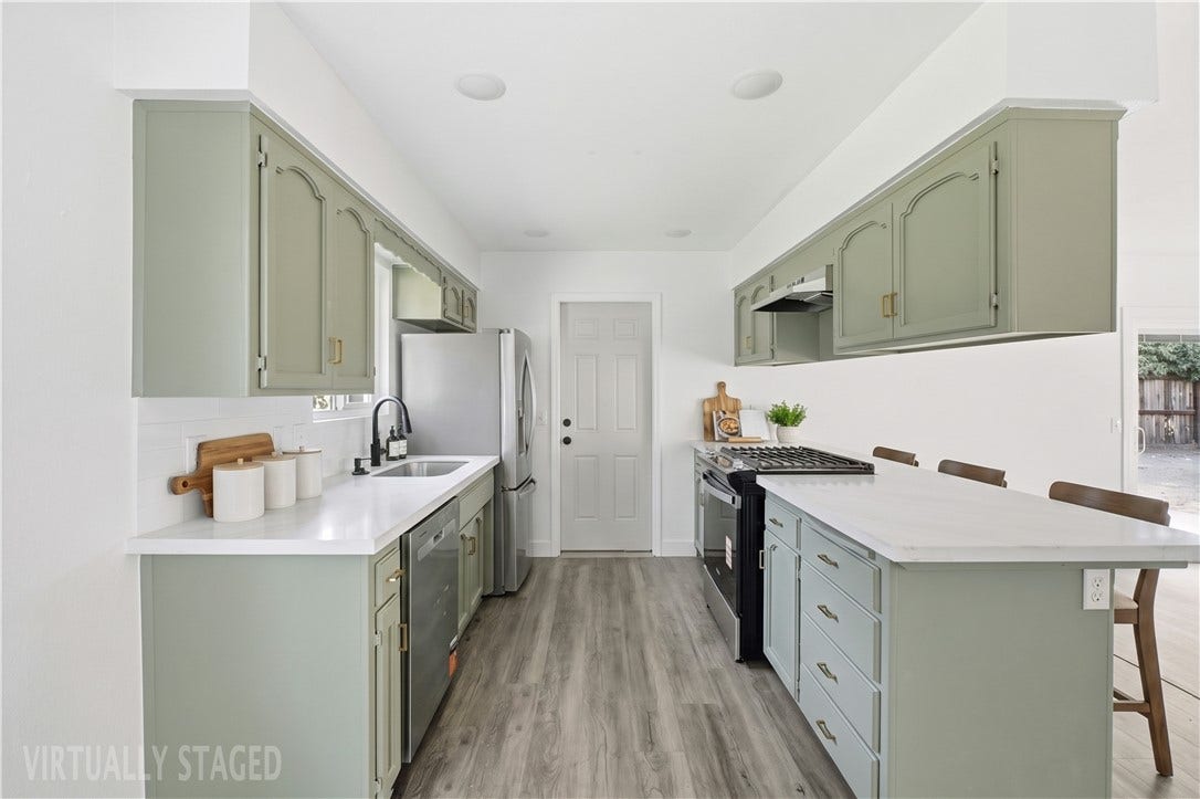626 W Dorothea, Visalia, CA 93277 626 W Dorothea, Visalia, CA 93277