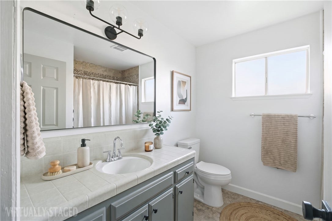 626 W Dorothea, Visalia, CA 93277 626 W Dorothea, Visalia, CA 93277